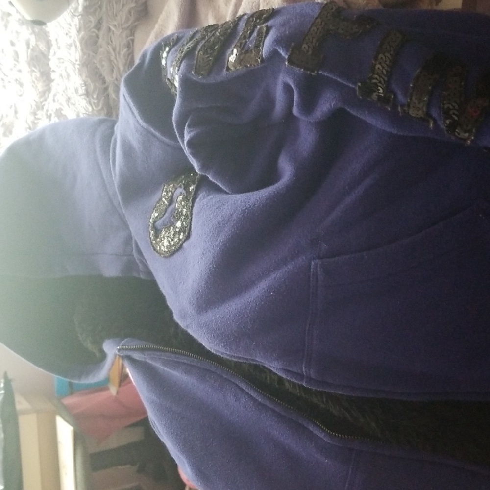 Zip up